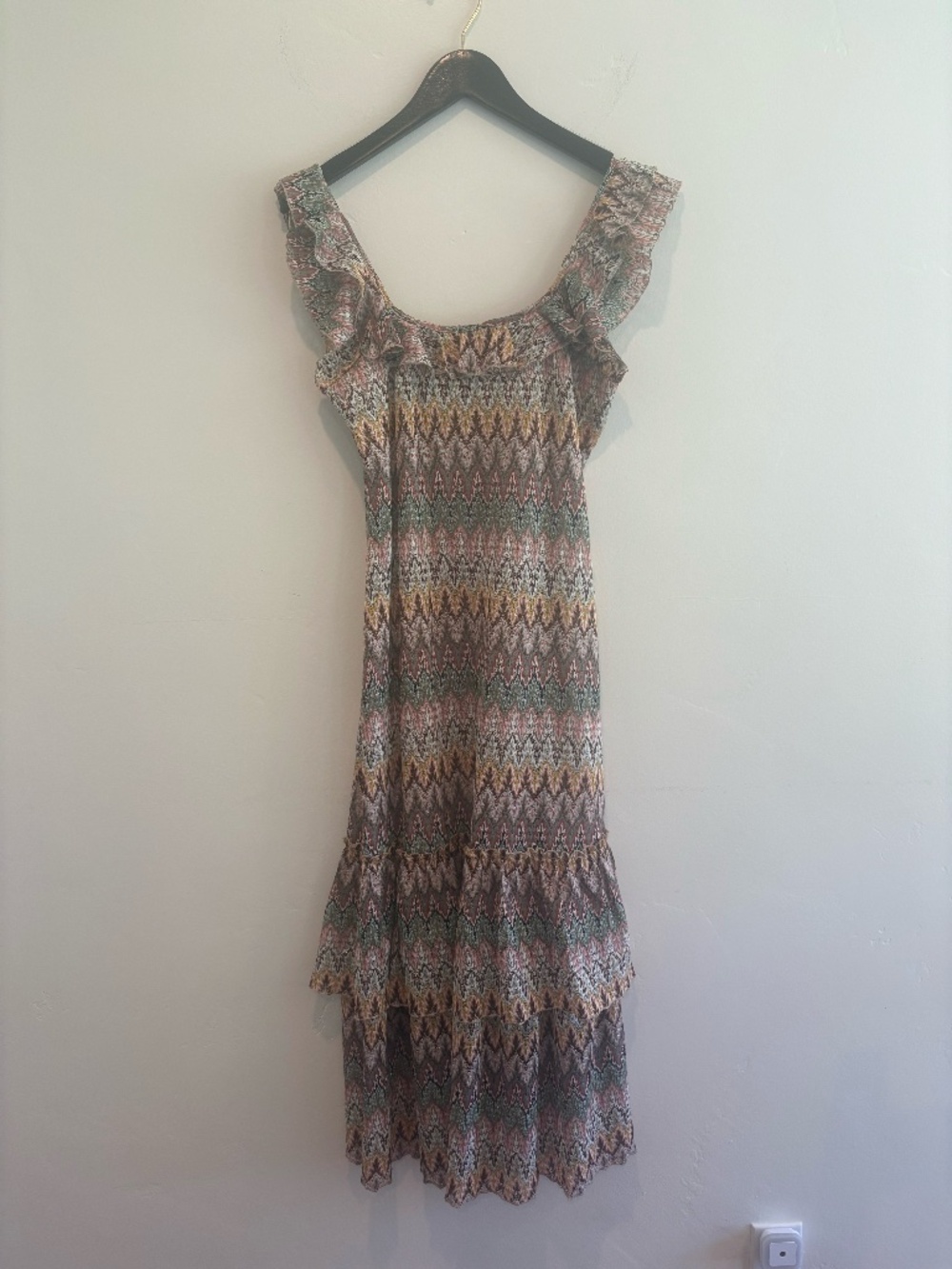 Sundance dress with lining and ruffled cap sleeve size P4